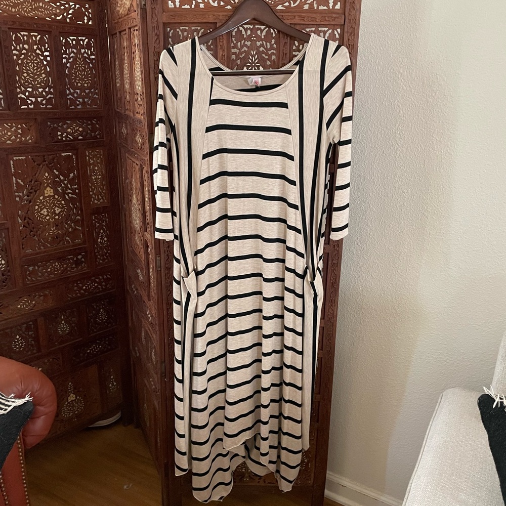 Maxi dress with pockets!